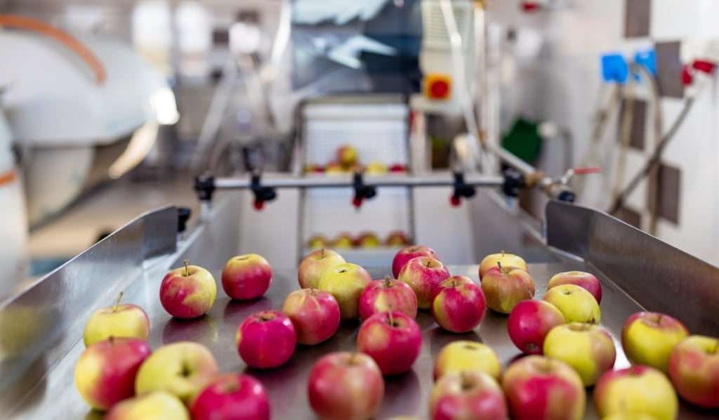 Blog-Understanding-Cyber-Threats-in-the-Food-Manufacturing-Industry-1024x598-1 (2)